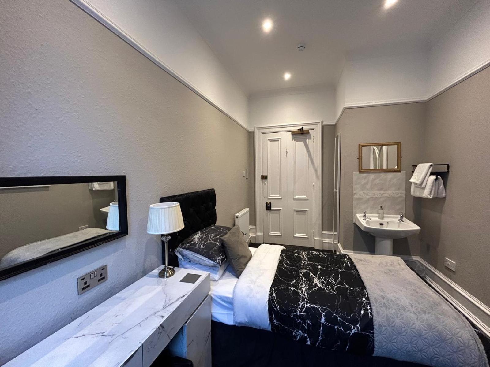 Lochnagar Guest House แอเบอร์ดีน ภายนอก รูปภาพ