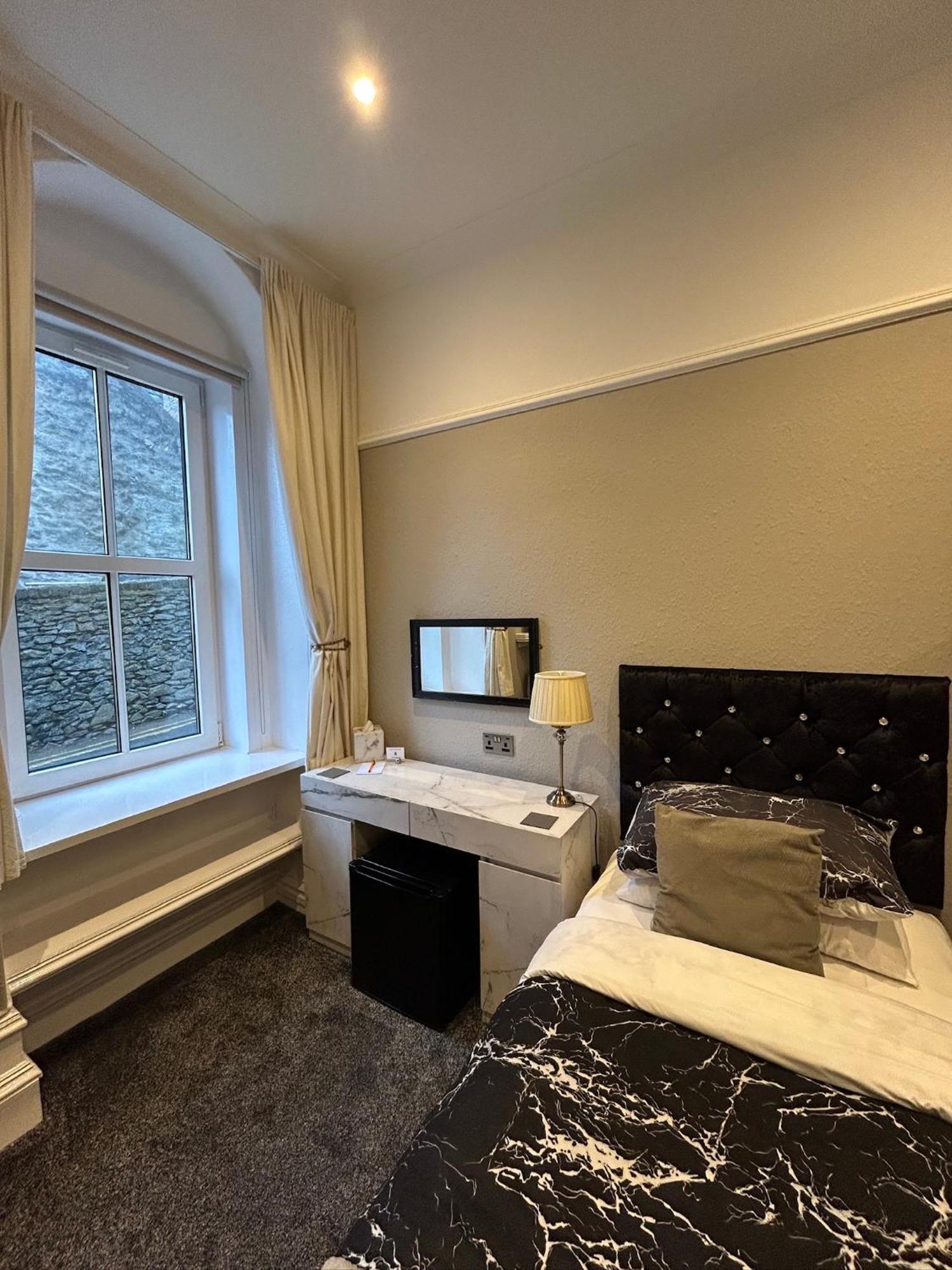Lochnagar Guest House แอเบอร์ดีน ภายนอก รูปภาพ
